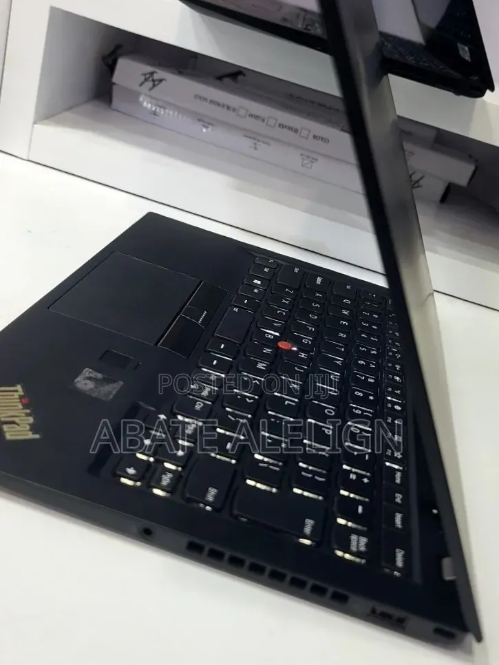 New Laptop Lenovo ThinkPad X1 Carbon 8GB Intel Core i5 SSD 512GB