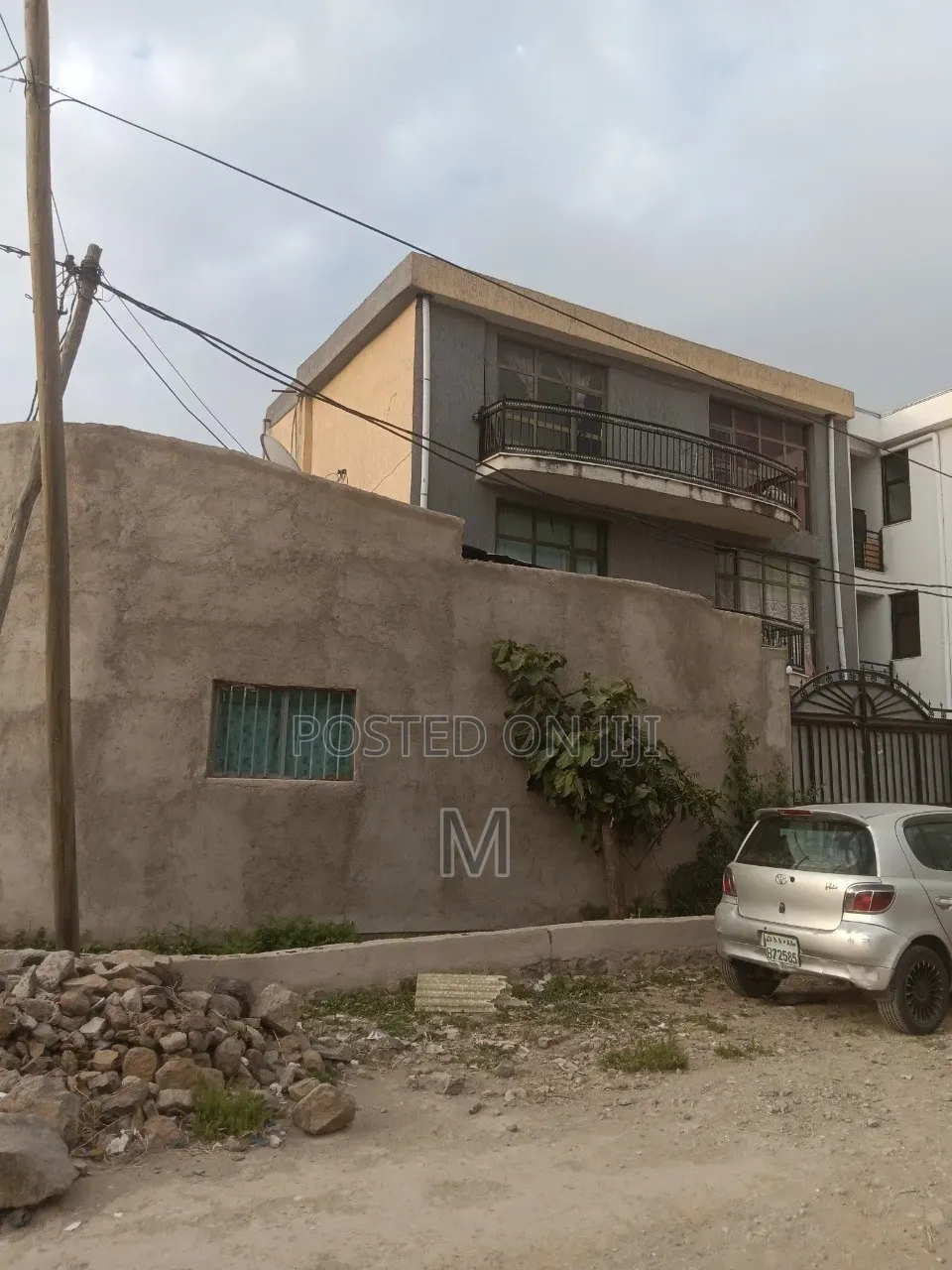 6bdrm Townhouse/Terrace in Bole for sale