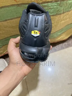Nike Air Max Plus TN "Triple Black":