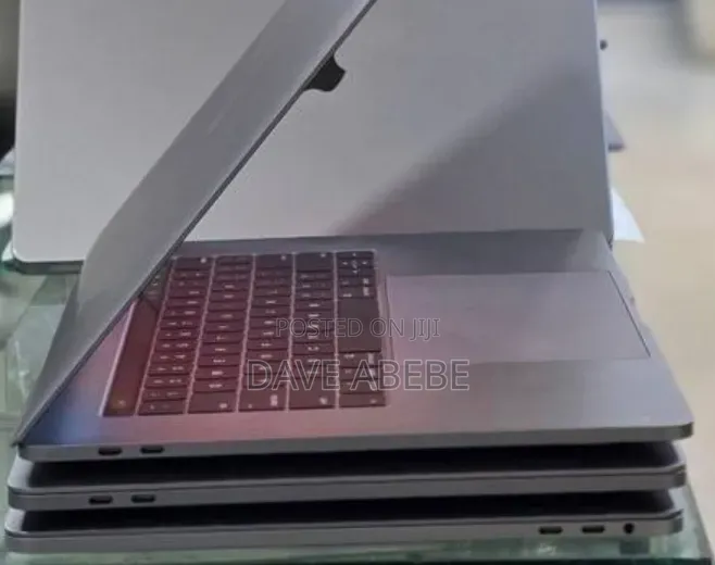 New Laptop Apple MacBook Pro 2017 16GB Intel Core i7 SSD 512GB