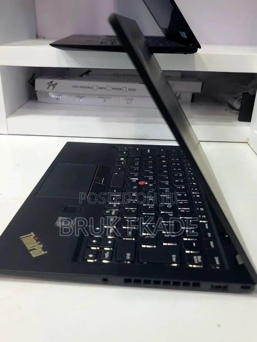 New Laptop Lenovo ThinkPad X1 Carbon 8GB Intel Core i5 SSD 512GB
