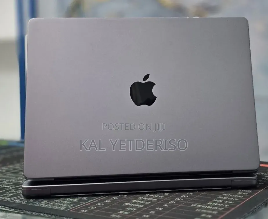 New Laptop Apple MacBook Pro 2021 M1 32GB SSD 512GB