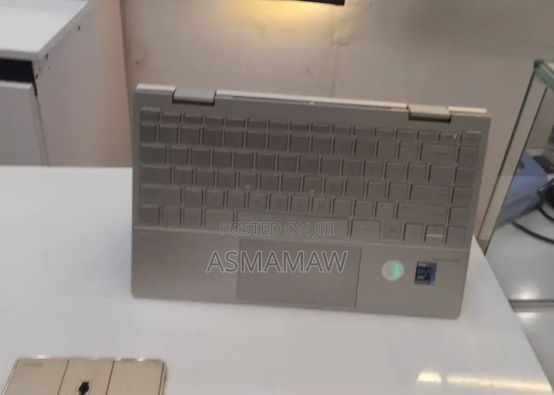 New Laptop HP Envy x360 8GB Intel Core i7 SSD 512GB