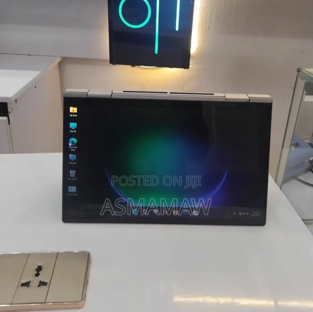 New Laptop HP Envy x360 8GB Intel Core i7 SSD 512GB