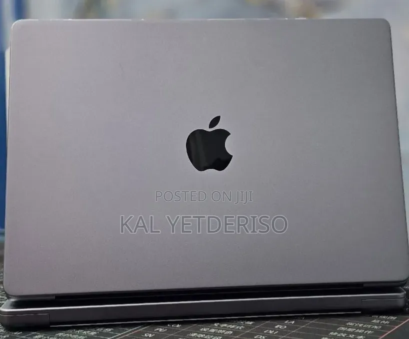 New Laptop Apple MacBook Pro 2021 M1 32GB SSD 512GB