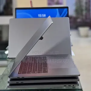 New Laptop Apple MacBook Pro 2017 16GB Intel Core i7 SSD 512GB
