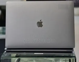 New Laptop Apple MacBook Pro 2017 16GB Intel Core i7 SSD 512GB