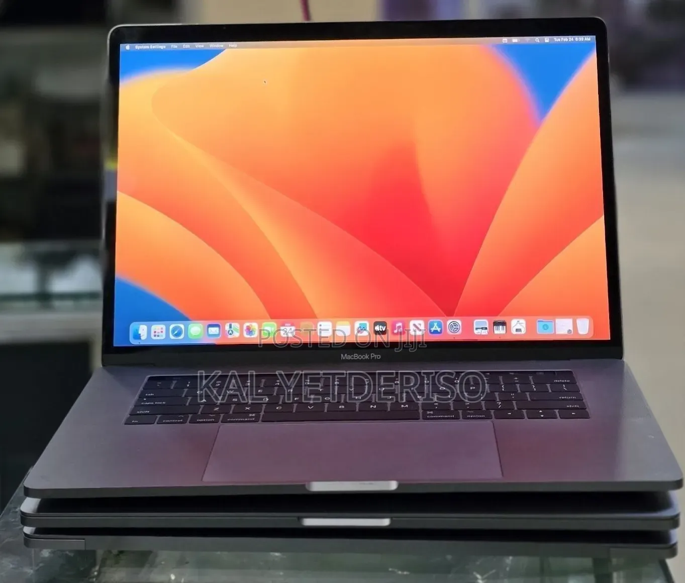 New Laptop Apple MacBook Pro 2017 16GB Intel Core i7 SSD 512GB