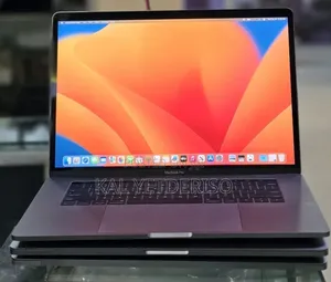 New Laptop Apple MacBook Pro 2017 16GB Intel Core i7 SSD 512GB