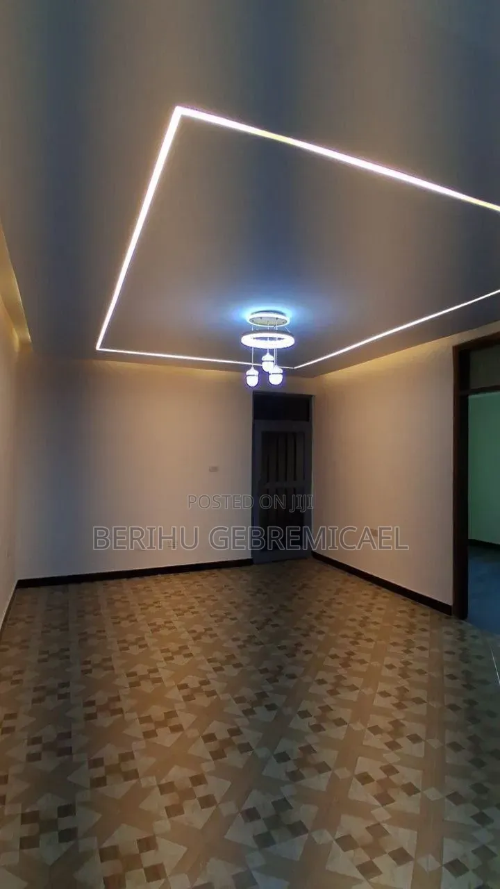 2bdrm Condo in ኣያት, Yeka for sale