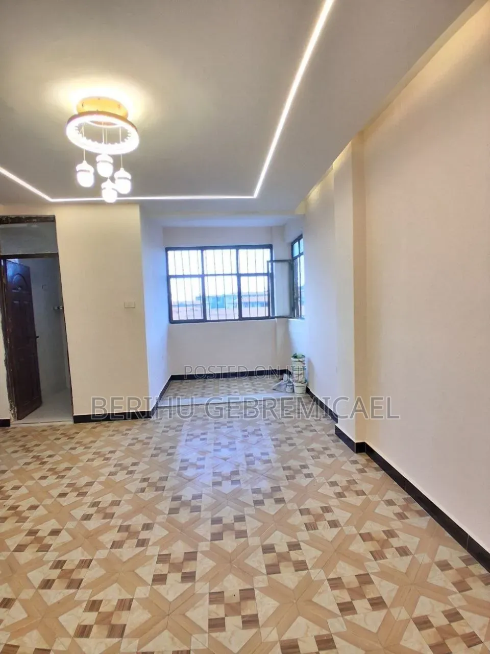 2bdrm Condo in ኣያት, Yeka for sale