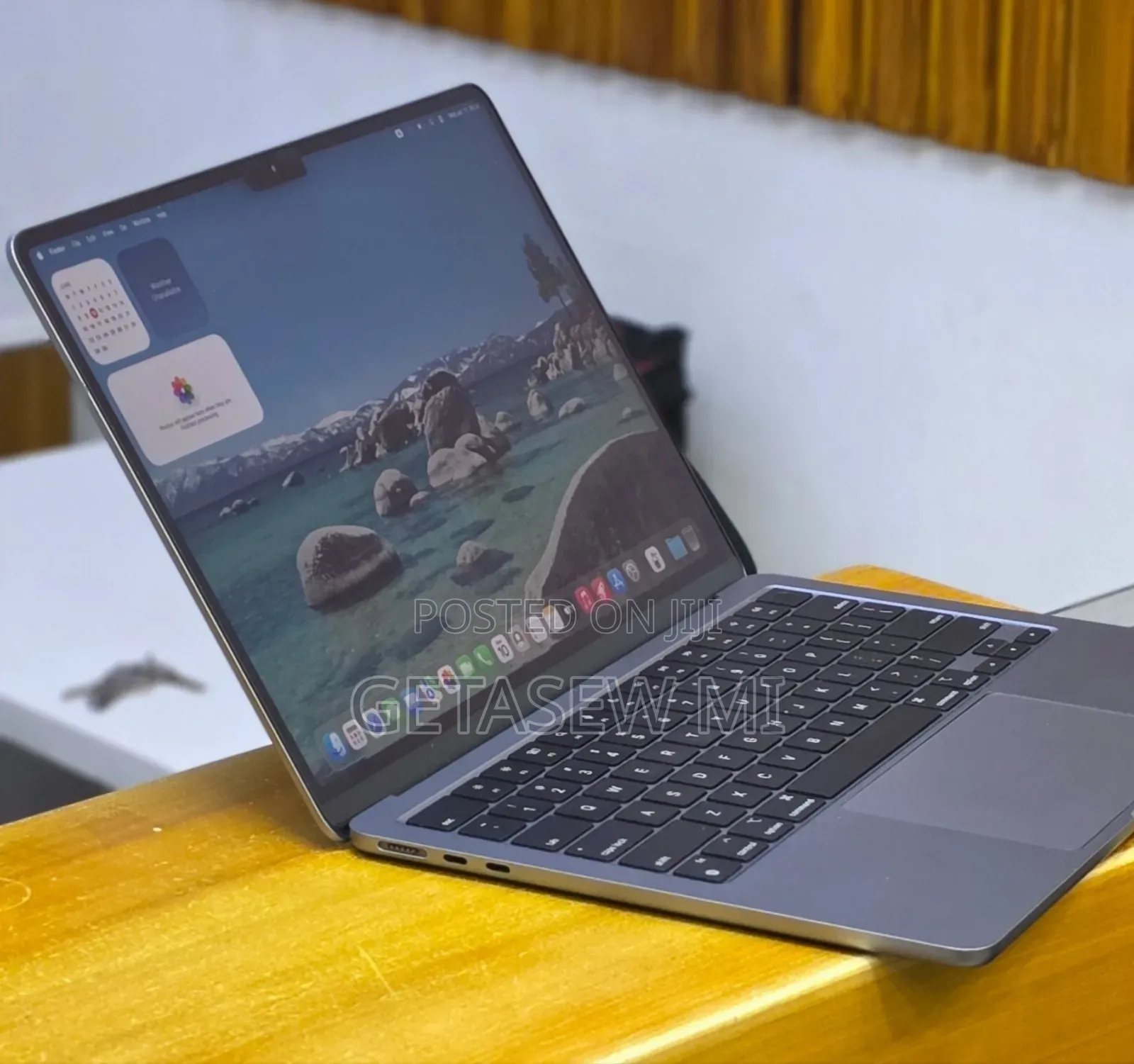 New Laptop Apple MacBook Air 2022 M2 8GB Apple M2 SSD 256GB