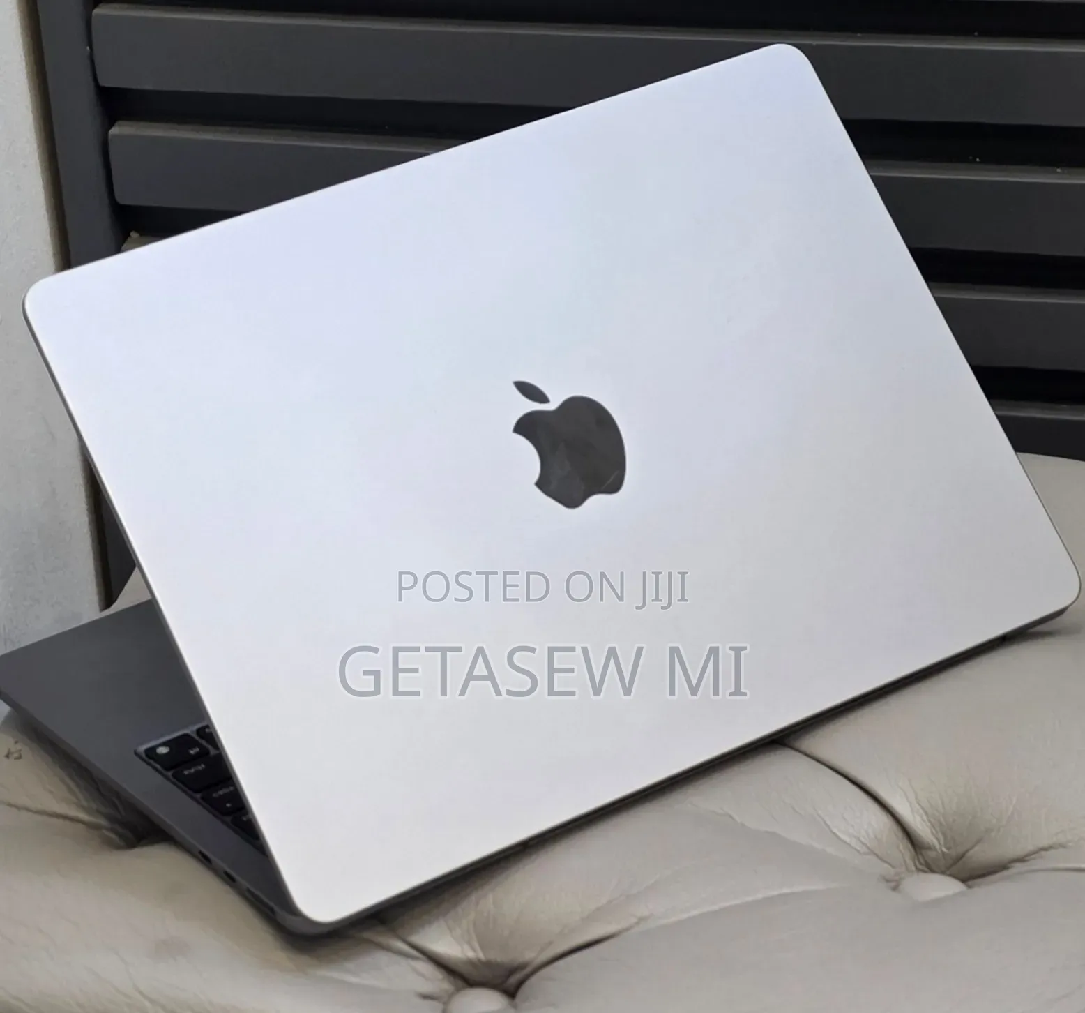 New Laptop Apple MacBook Air 2022 M2 8GB Apple M2 SSD 256GB