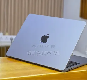 New Laptop Apple MacBook Air 2022 M2 8GB Apple M2 SSD 256GB