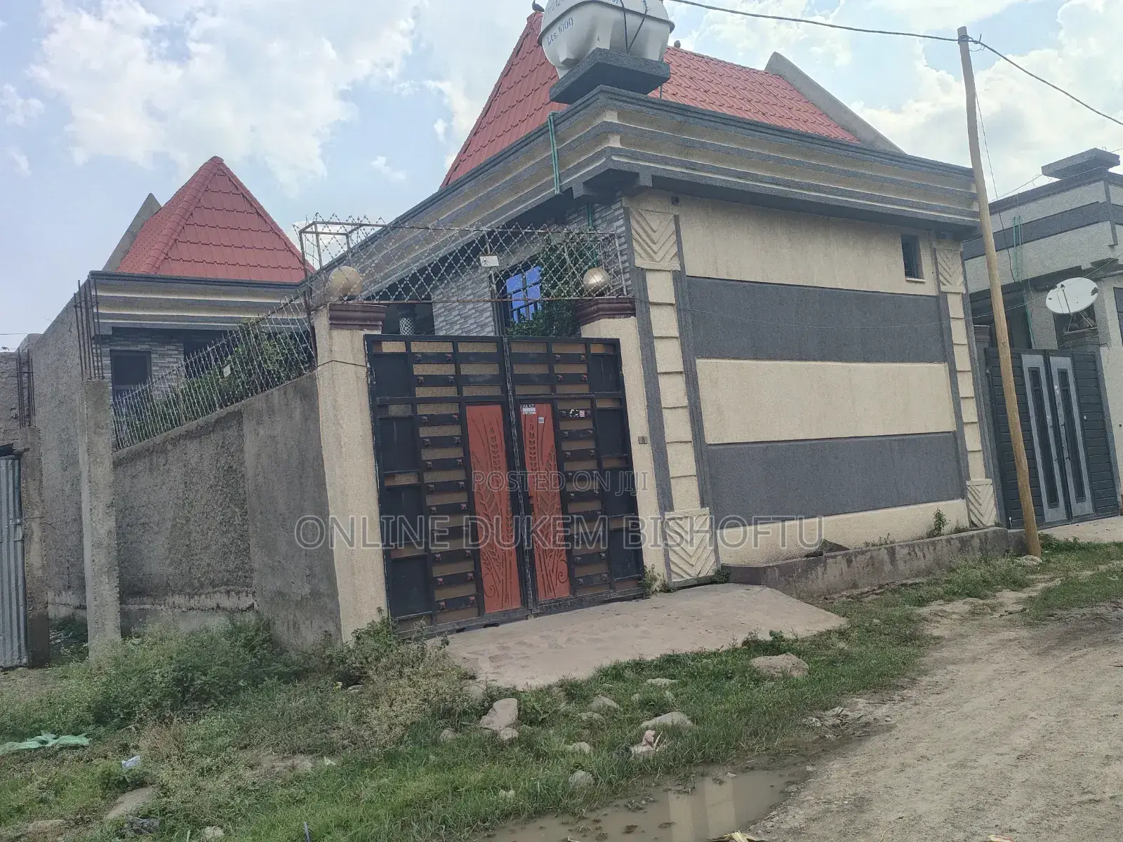 Furnished 8bdrm Villa in Dukem Gabriel Sefar, East Shewa for sale