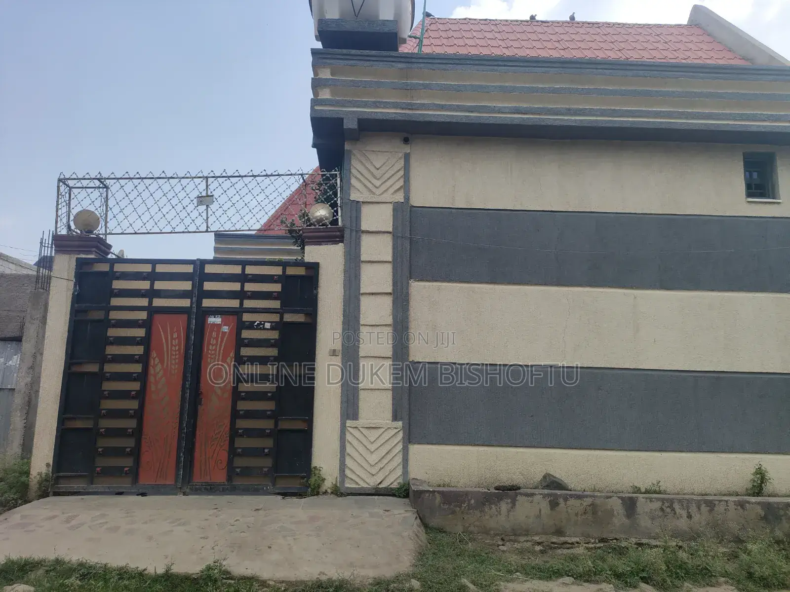 Furnished 8bdrm Villa in Dukem Gabriel Sefar, East Shewa for sale