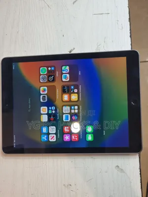 Apple iPad 9.7 128 GB Silver