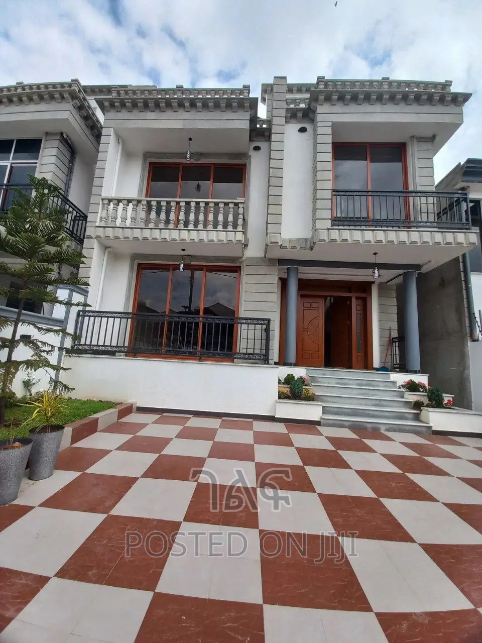 5bdrm House in የግል, Bole for Sale