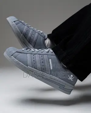 Adidas Superstar