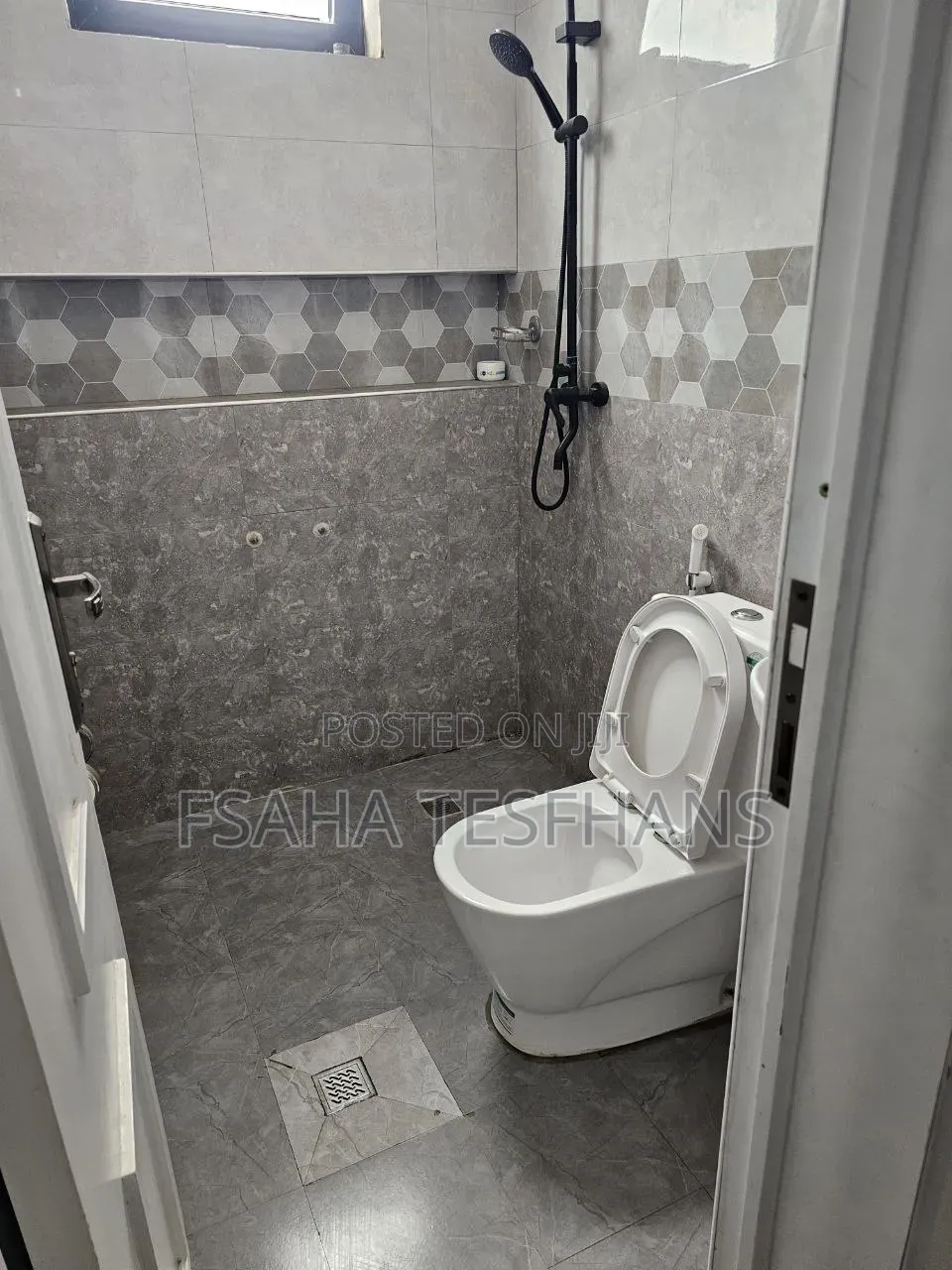 Furnished 3bdrm House in House, Bole for rent