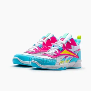 Reebok More Buckets Mid-Top Basketball