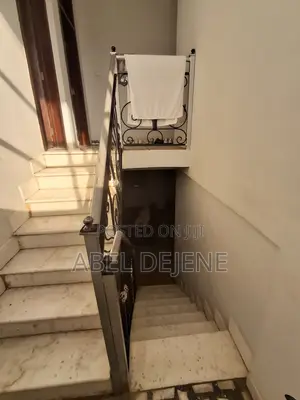 7bdrm House in South West Shewa for rent