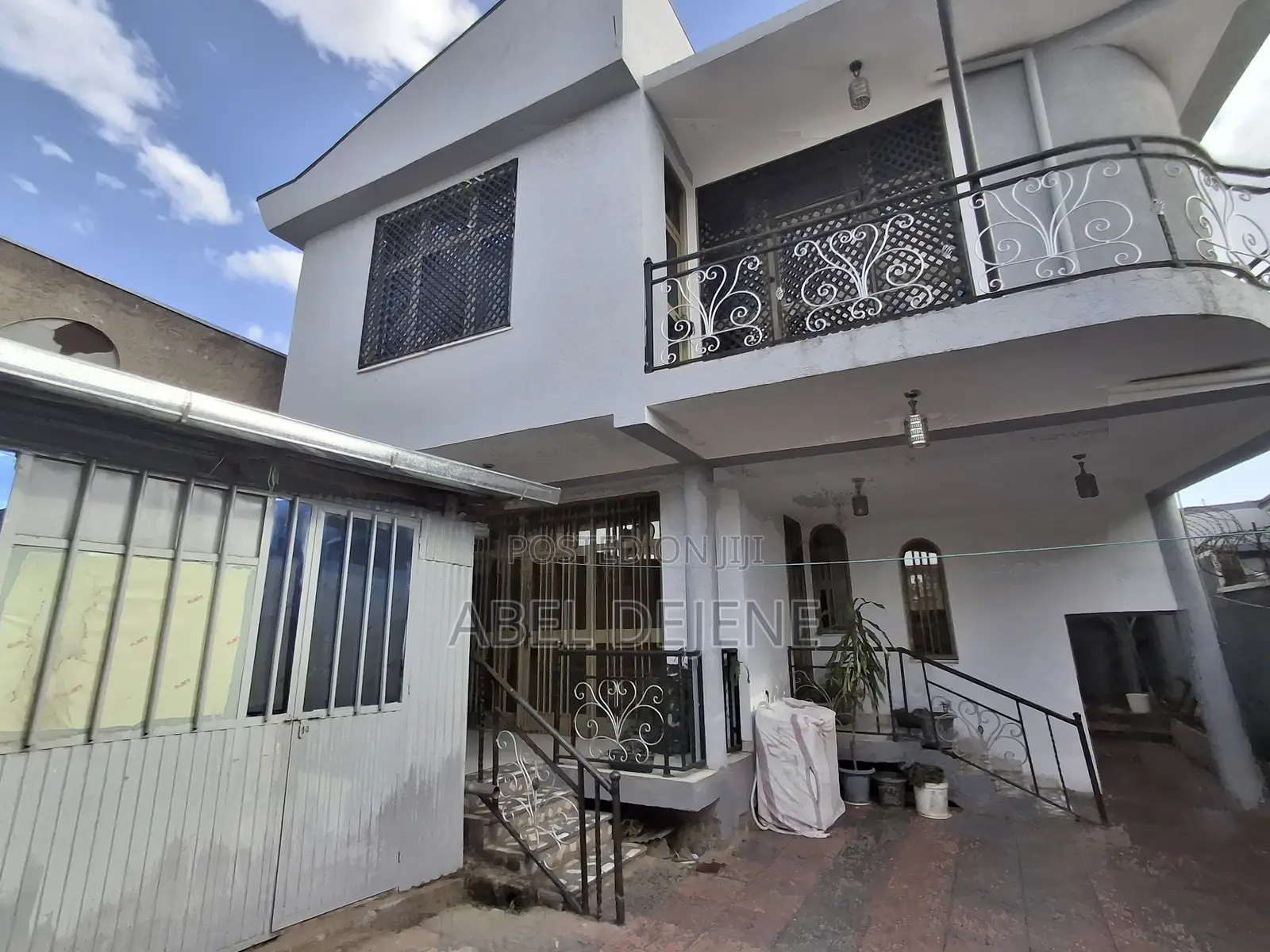 7bdrm House in South West Shewa for rent