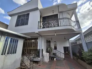 7bdrm House in South West Shewa for rent