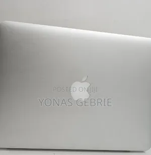 New Laptop Apple MacBook 8GB Intel Core i7 SSD 256GB