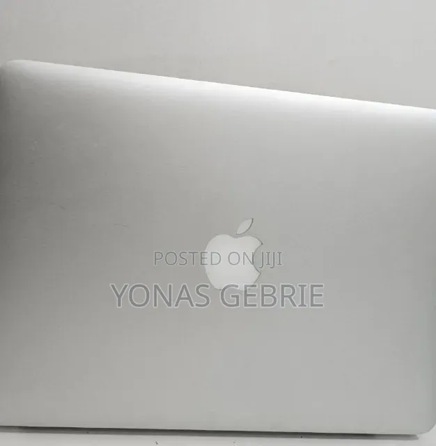 New Laptop Apple MacBook 8GB Intel Core i7 SSD 256GB