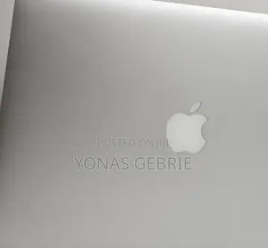 New Laptop Apple MacBook 8GB Intel Core i7 SSD 256GB