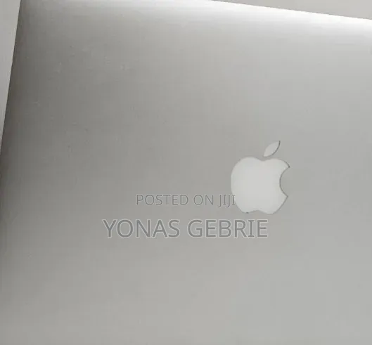 New Laptop Apple MacBook 8GB Intel Core i7 SSD 256GB