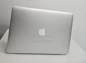 New Laptop Apple MacBook 8GB Intel Core i7 SSD 256GB