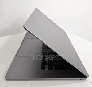 New Laptop Apple MacBook 8GB Apple M3 SSD 512GB
