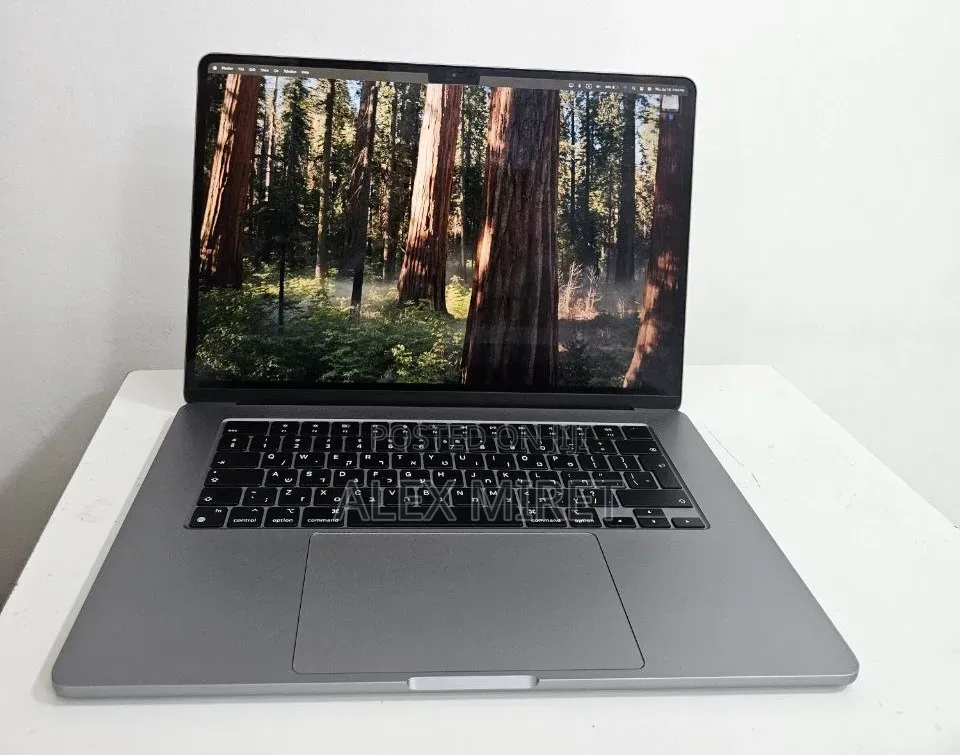 New Laptop Apple MacBook 8GB Apple M3 SSD 512GB