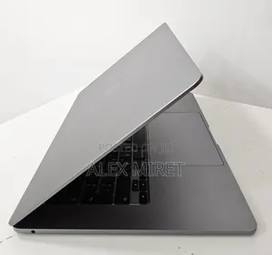 New Laptop Apple MacBook 8GB Apple M3 SSD 512GB