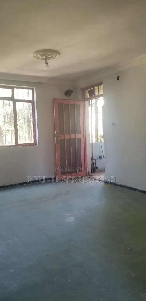 2bdrm Condo in ኣያት, Yeka for sale