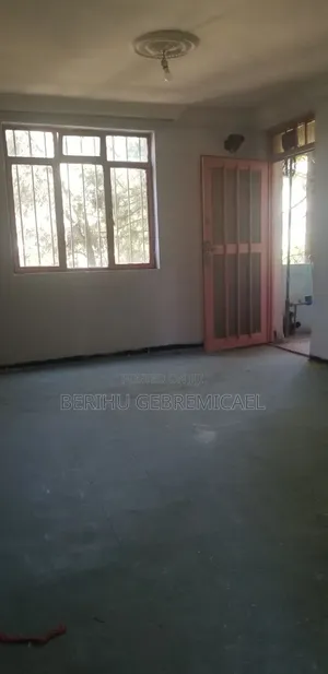 2bdrm Condo in ኣያት, Yeka for sale