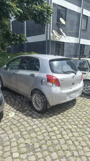 Toyota Yaris 2009 Silver
