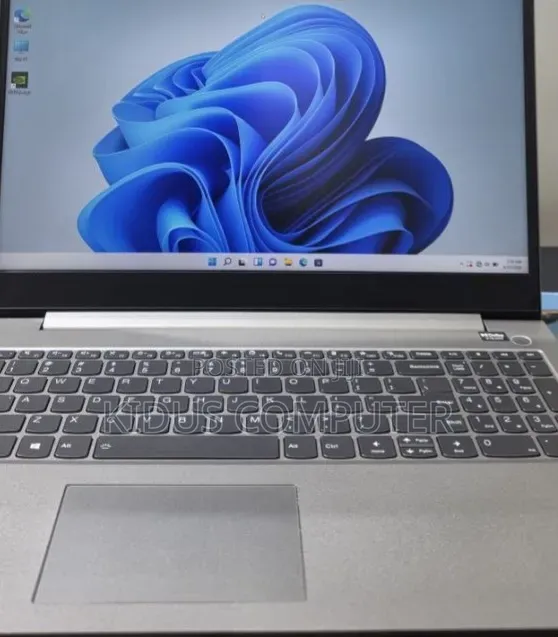 New Laptop Lenovo ThinkBook 13 16GB Intel Core i5 SSD 512GB