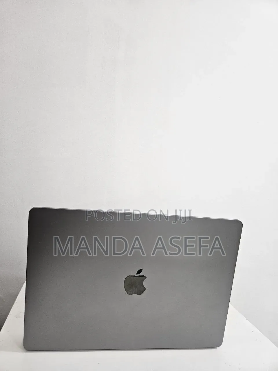New Laptop Apple MacBook Air 2024 M3 8GB Apple M3 SSD 512GB