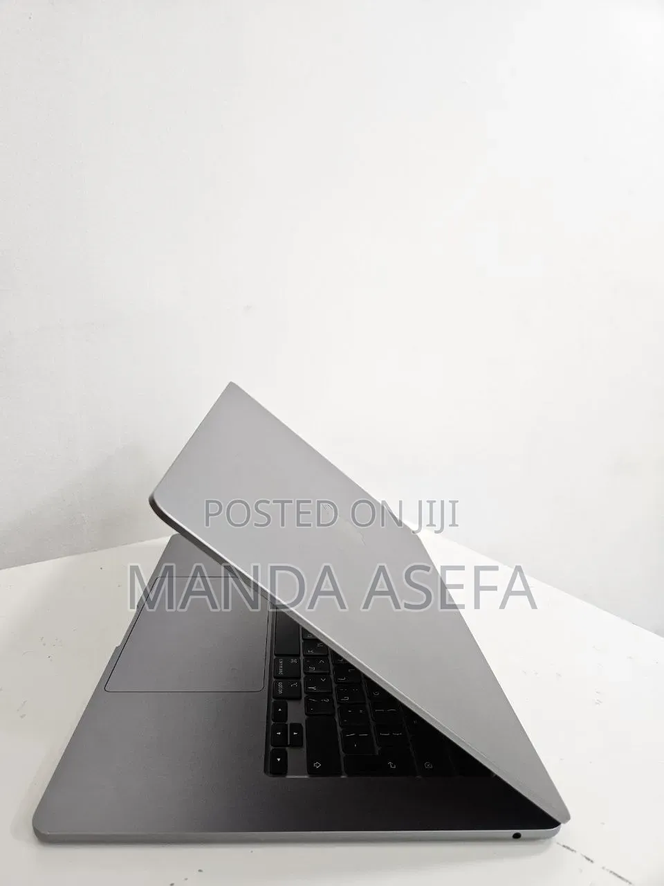 New Laptop Apple MacBook Air 2024 M3 8GB Apple M3 SSD 512GB