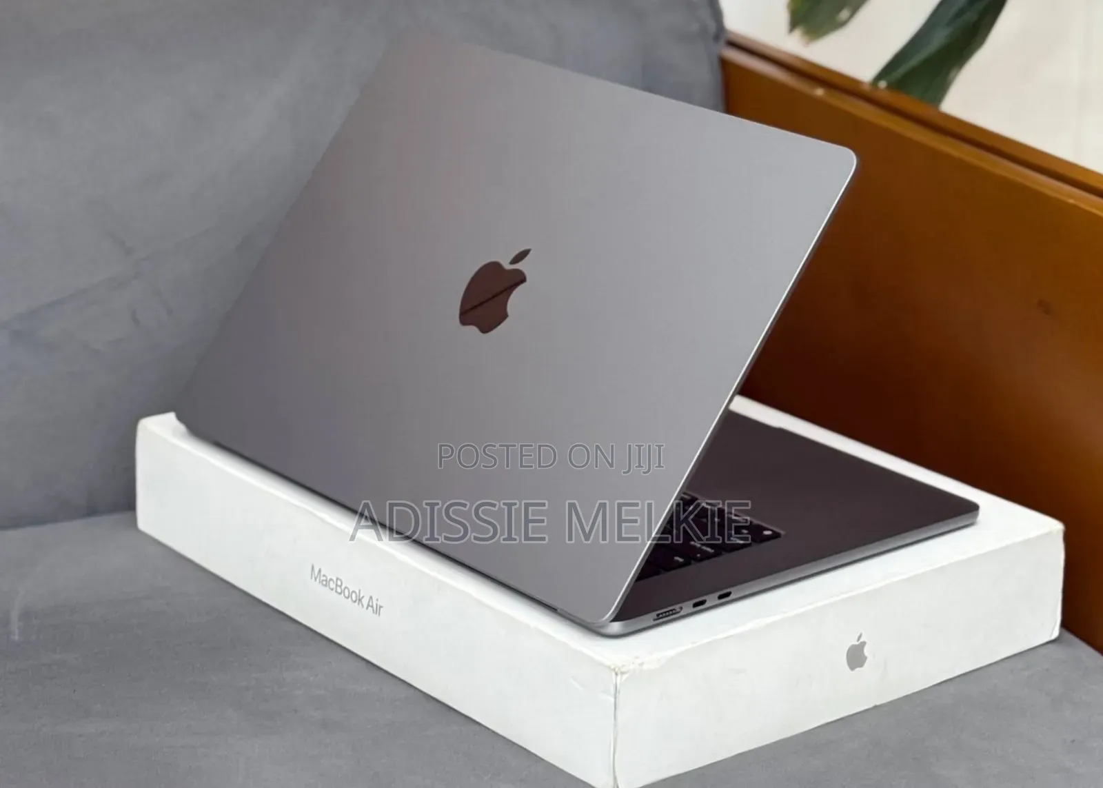 New Laptop Apple MacBook Air 2023 M2 8GB Apple M2 SSD 256GB
