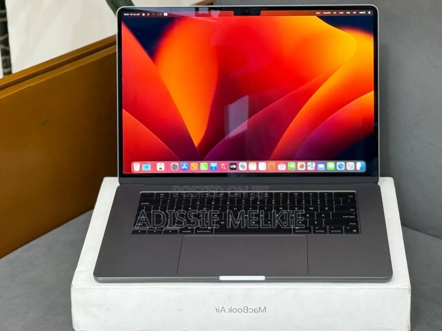 New Laptop Apple MacBook Air 2023 M2 8GB Apple M2 SSD 256GB