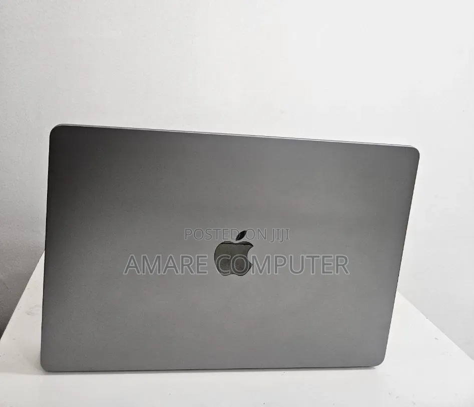 New Laptop Apple MacBook Air 2024 M3 8GB Apple M3 SSD 512GB