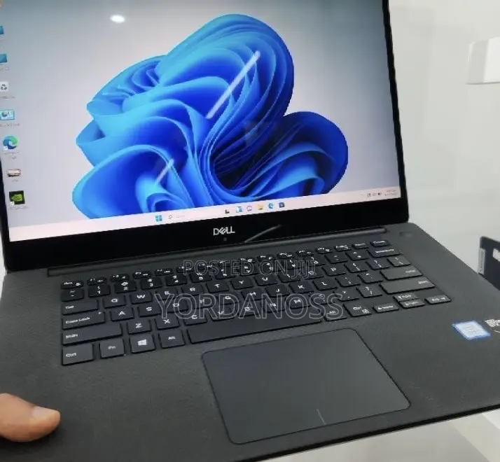 New Laptop Dell XPS 15 16GB Intel Core i7 SSD 512GB