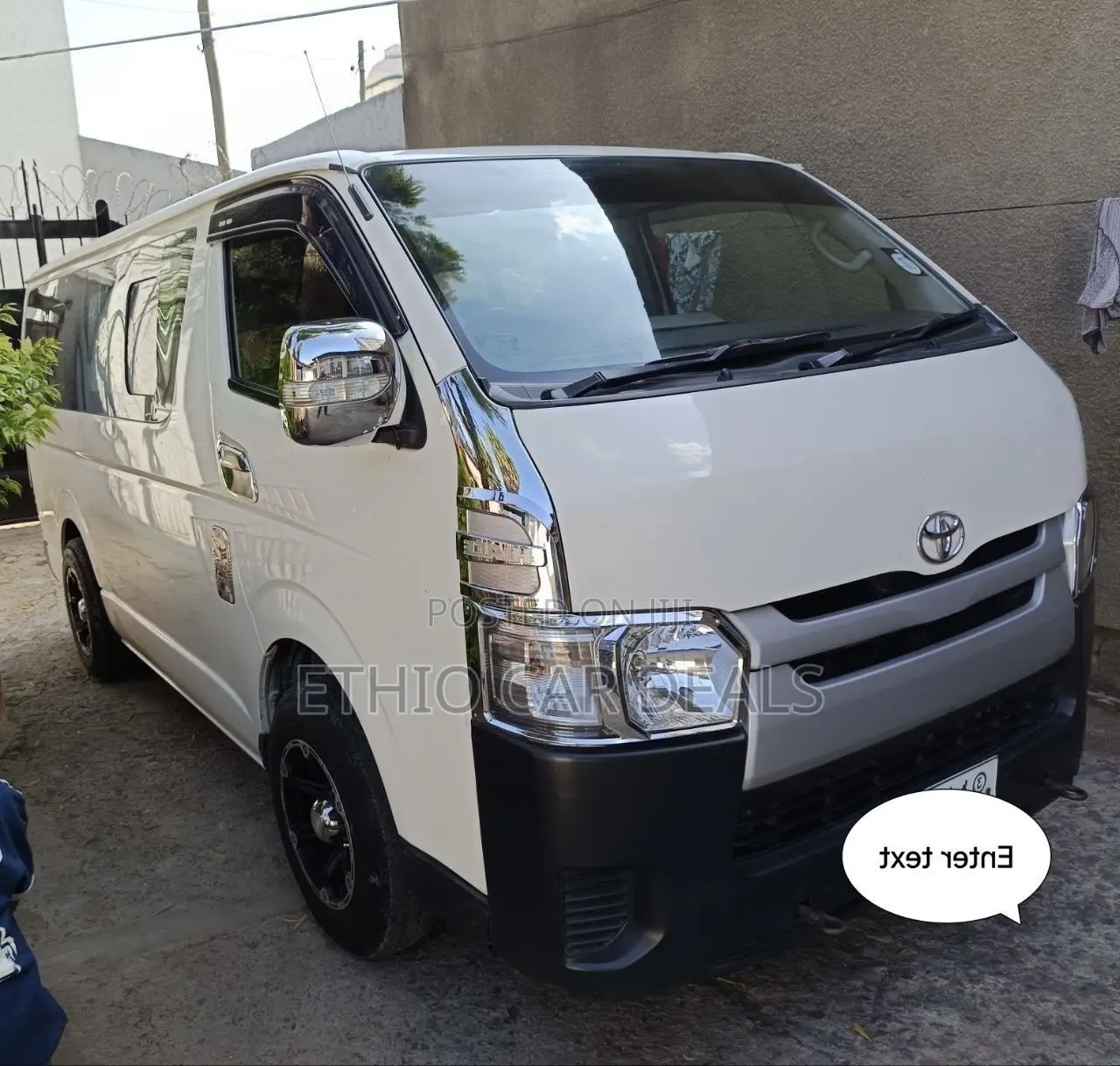 Toyota HiAce 2015 White