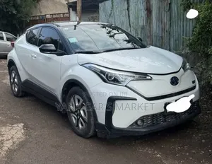 Toyota C-HR 2023 White