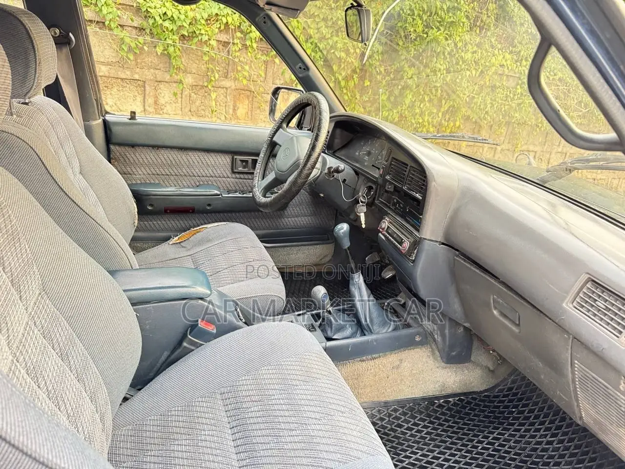 Toyota Hilux Surf 2.4DT 5dr 1992 Gray