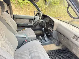 Toyota Hilux Surf 2.4DT 5dr 1992 Gray